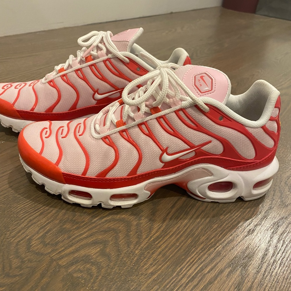 LIKE NEW nike air Max Plus